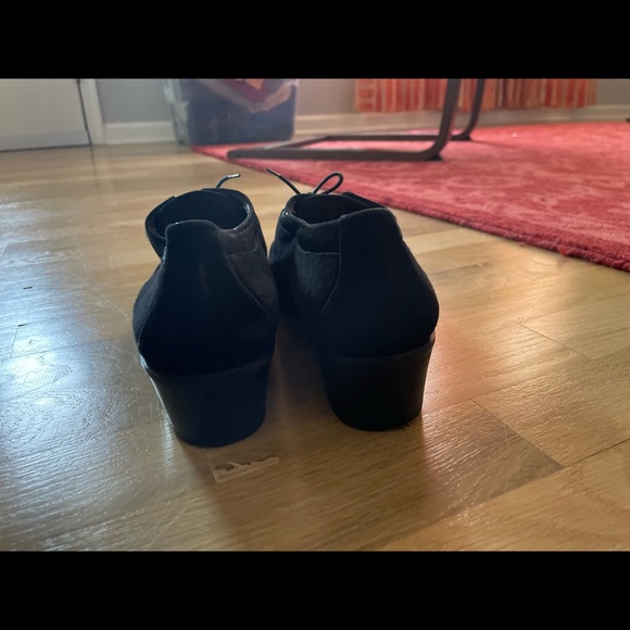 Stuart Weitzman size 10 - Picture 6 of 14